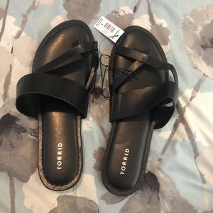 Black criss cross slide Sandals